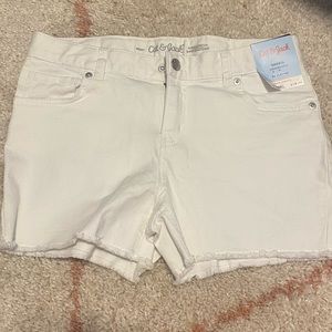 white jean shorts